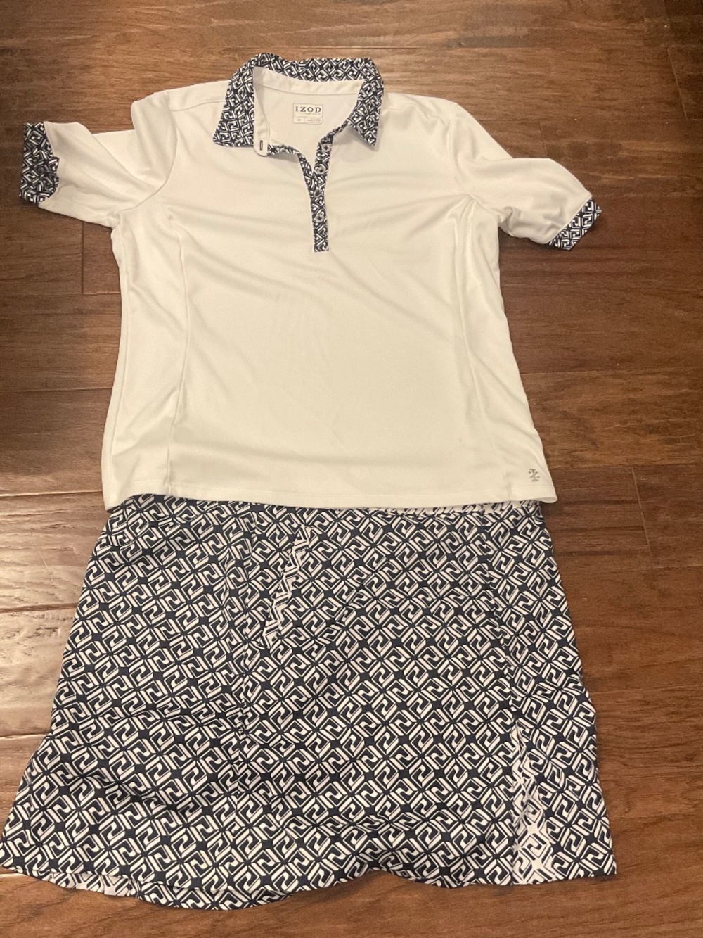 IZOD, 2 piece matching set, GOLF or Tennis, athletic top and skort bottom